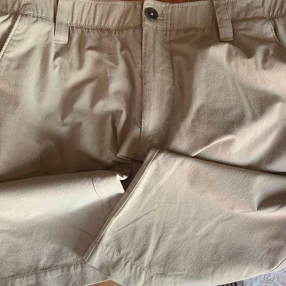 Under armor khaki Pants - Picture 3 of 4